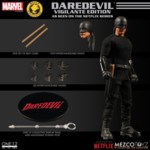 mezco-toyz-daredevil-vigilante-09