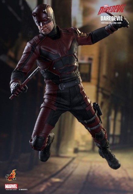 hot-toys-daredevil-03